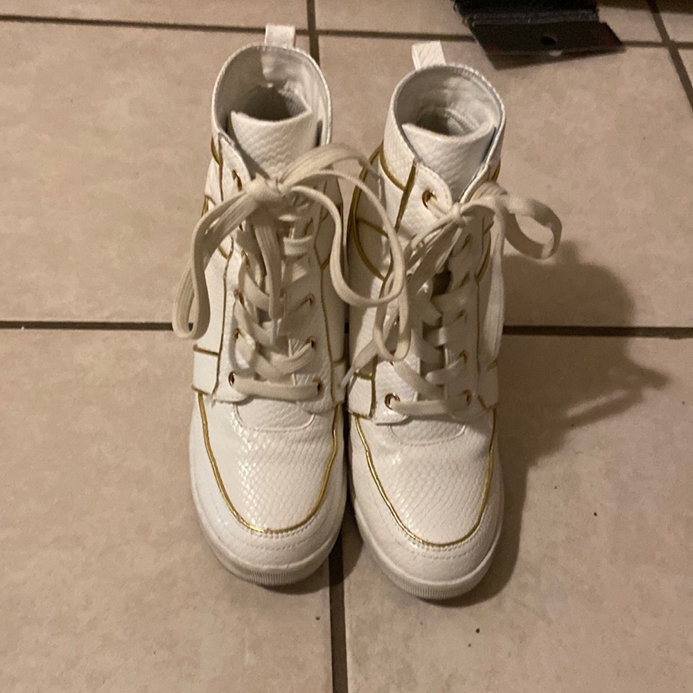 It has been worn a couple of times